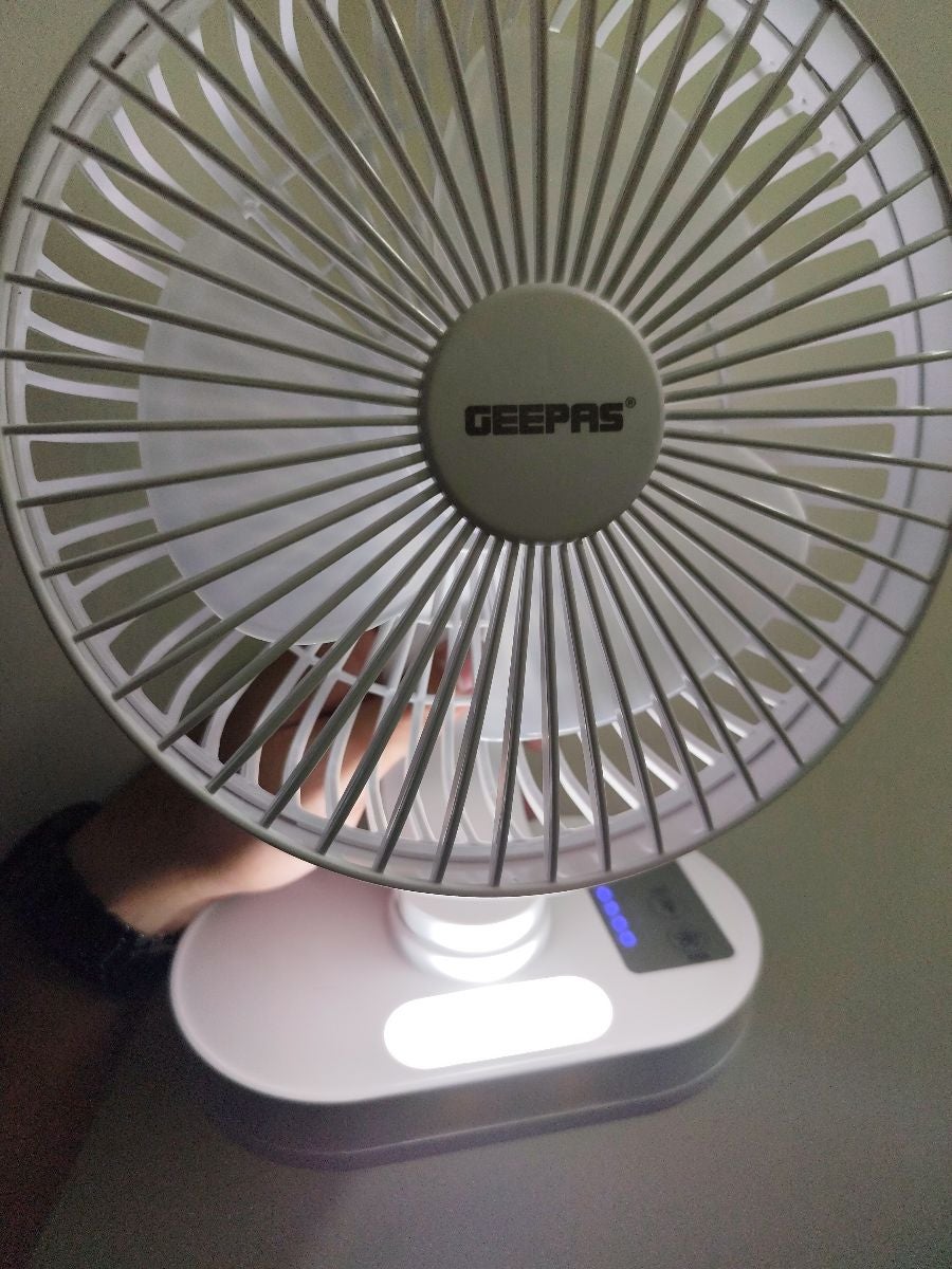 Geepas gf21157 rechargeable fan