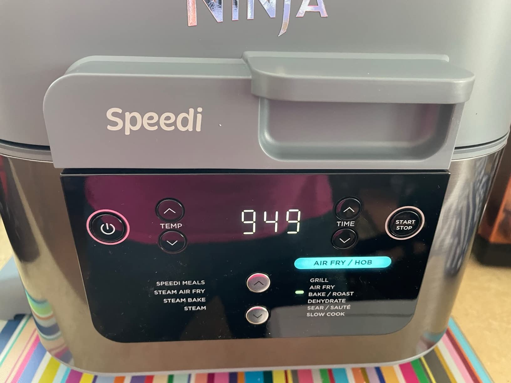  Ninja speedi rapid cooker on400