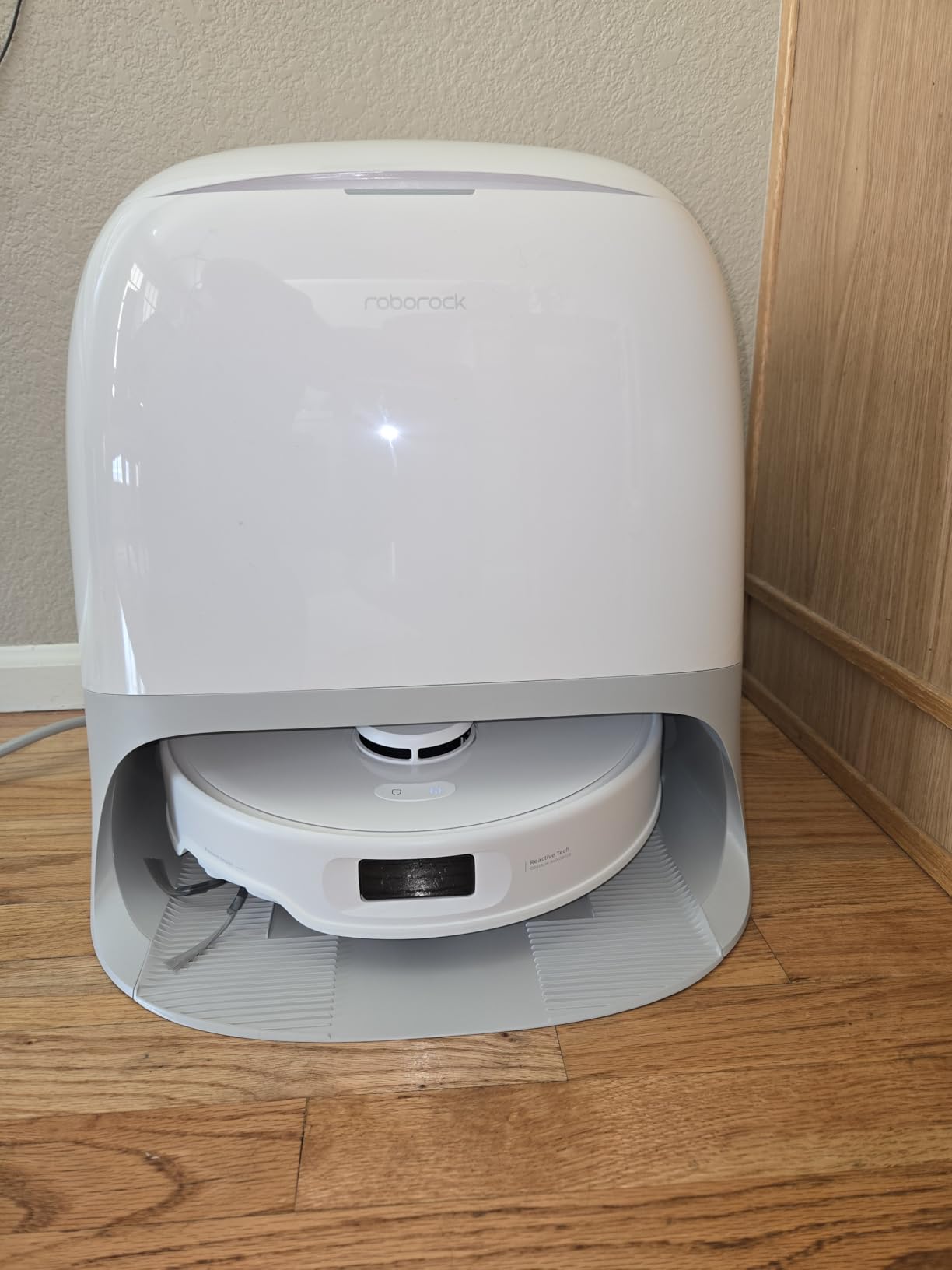  Roborock Qrevo curv robot vacuum