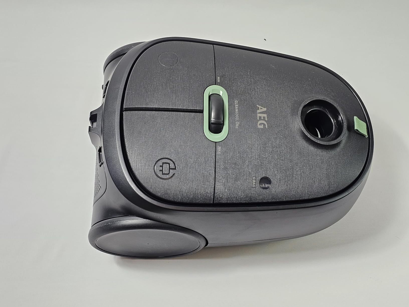  جاروبرقی آاگ مدل ab61c2oko