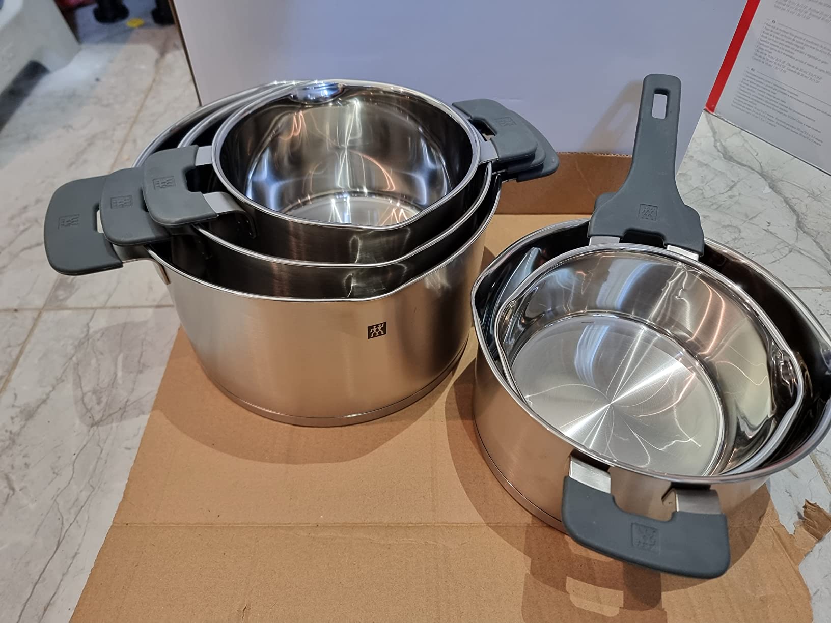  Zwilling pot set simplify cookware