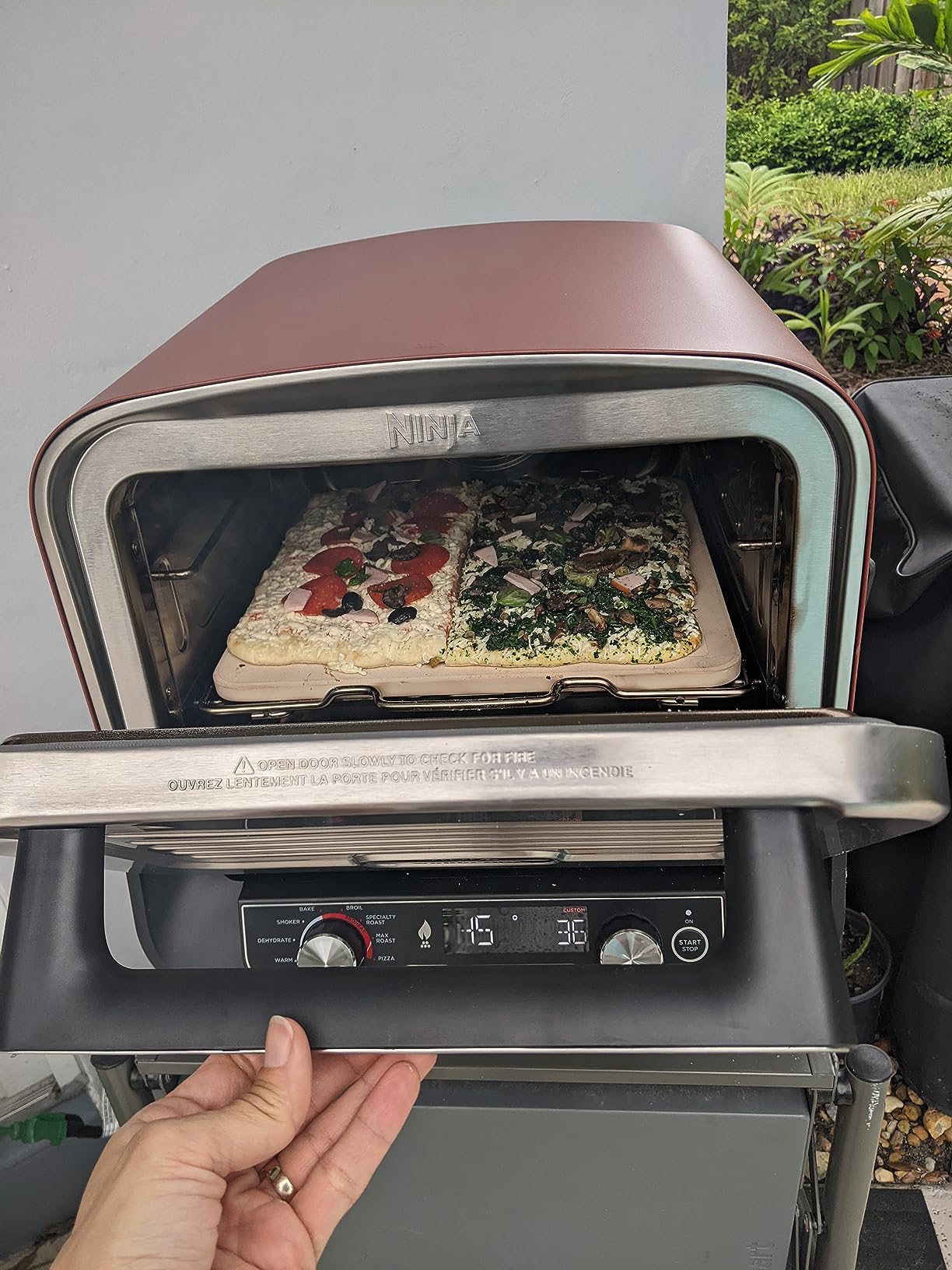 Ninja woodfire outdoor pizza oven oo101  