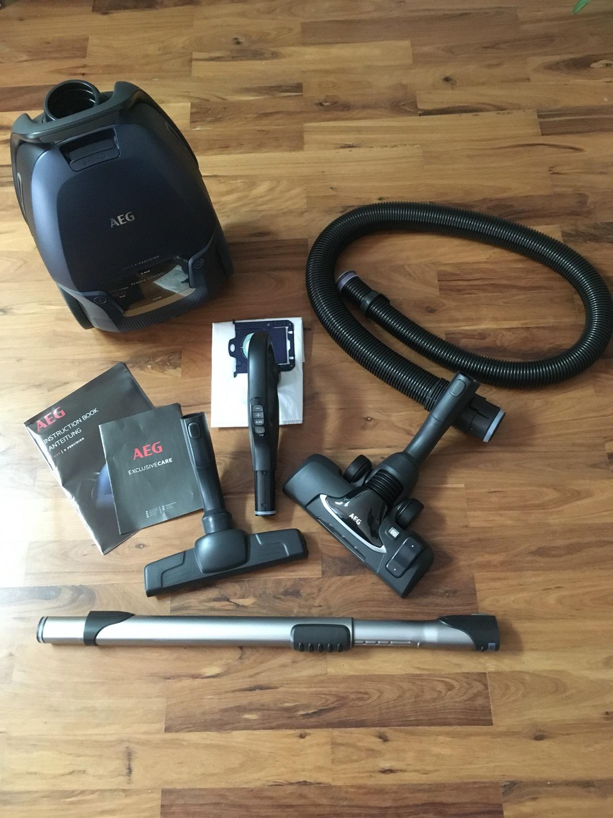  AEG vacuum cleaner vx9-4-8ibm