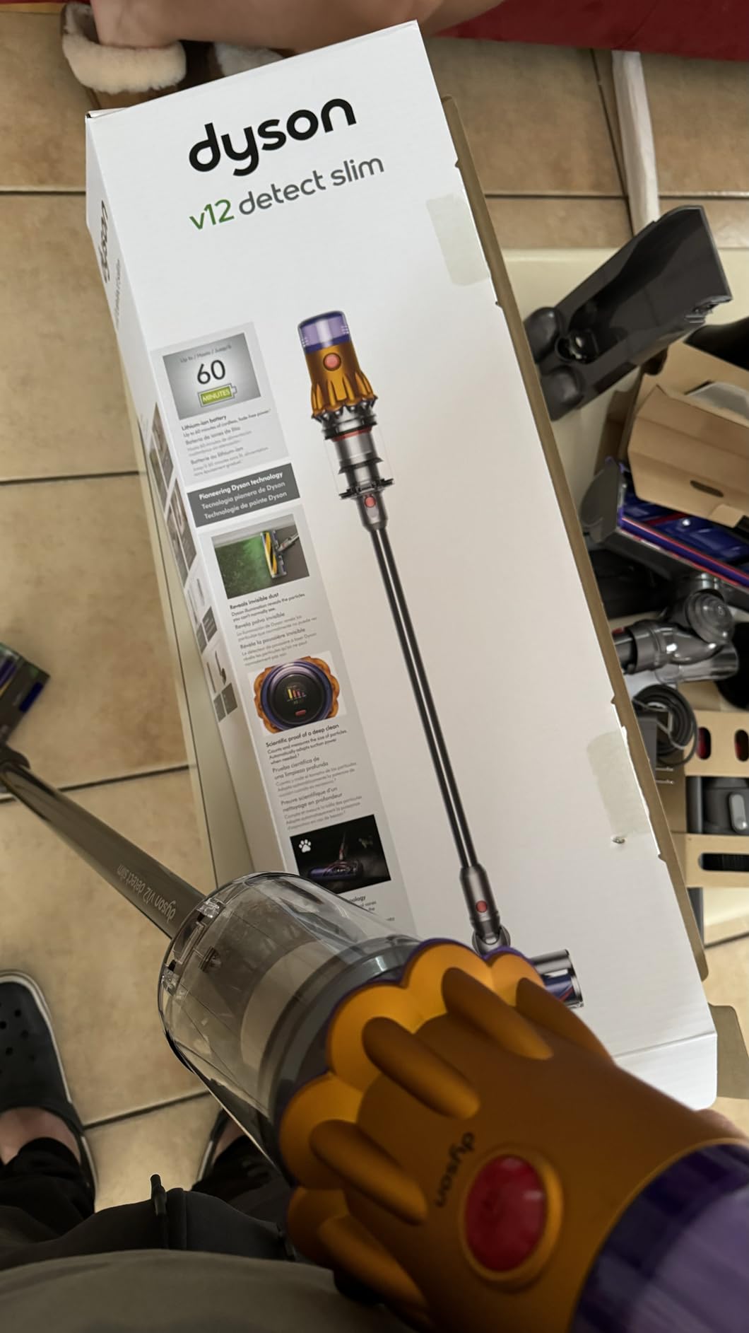  Dyson v12 slim absolute cordless
