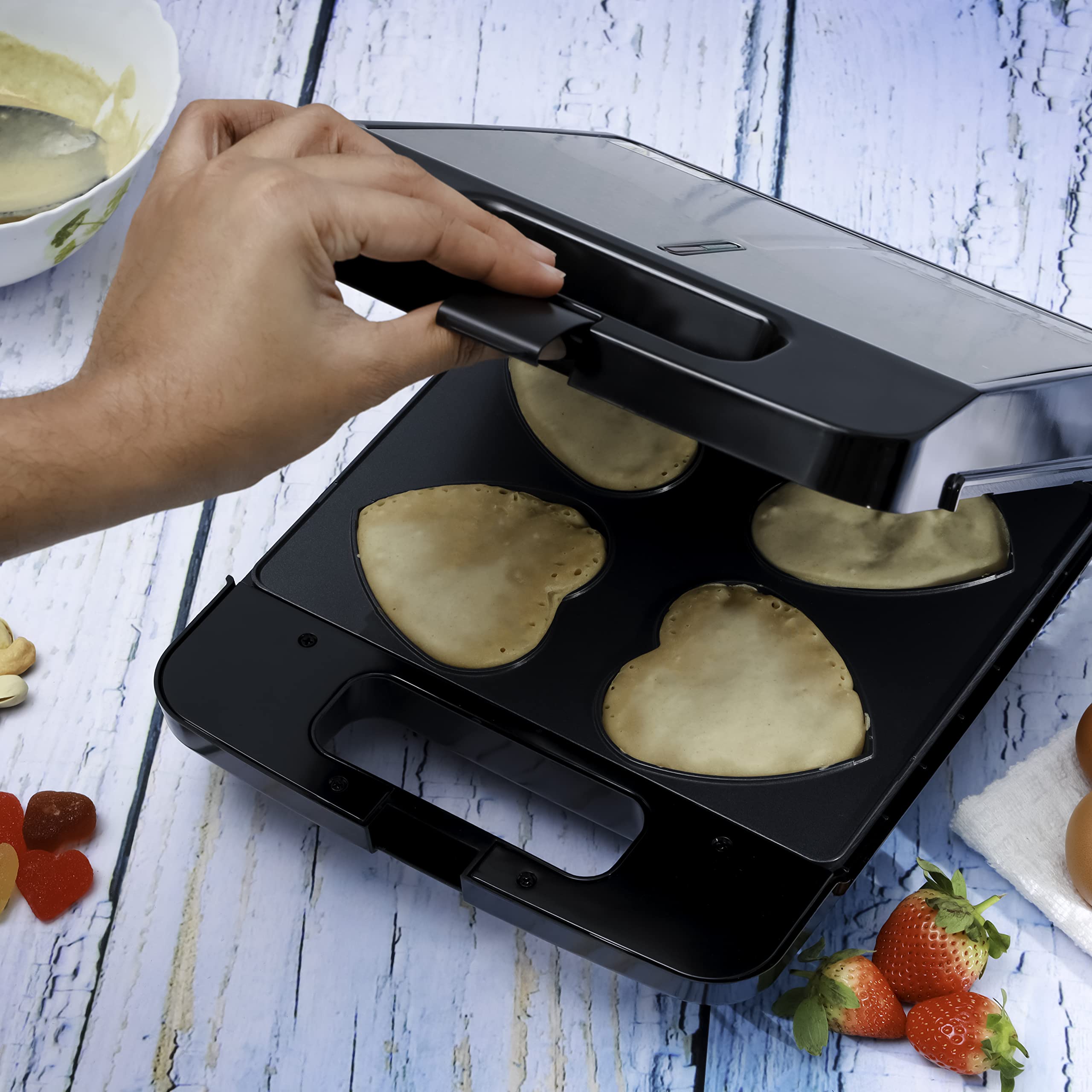  Geepas waffle maker heart gwm36543