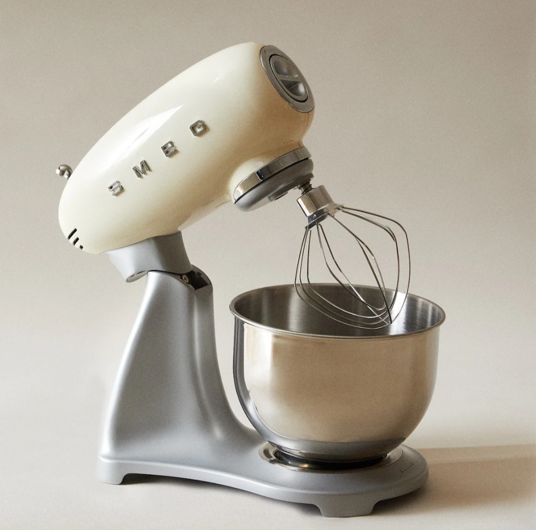  Smeg stand mixer smf01