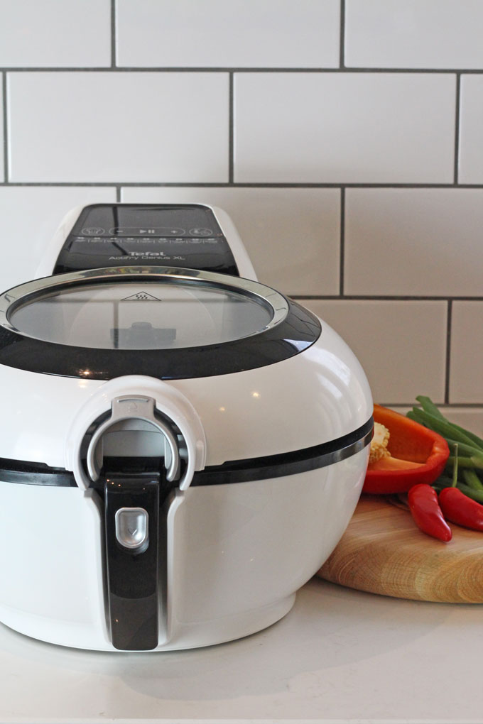 سرخ کن چرخشی تفال مدل yv9700