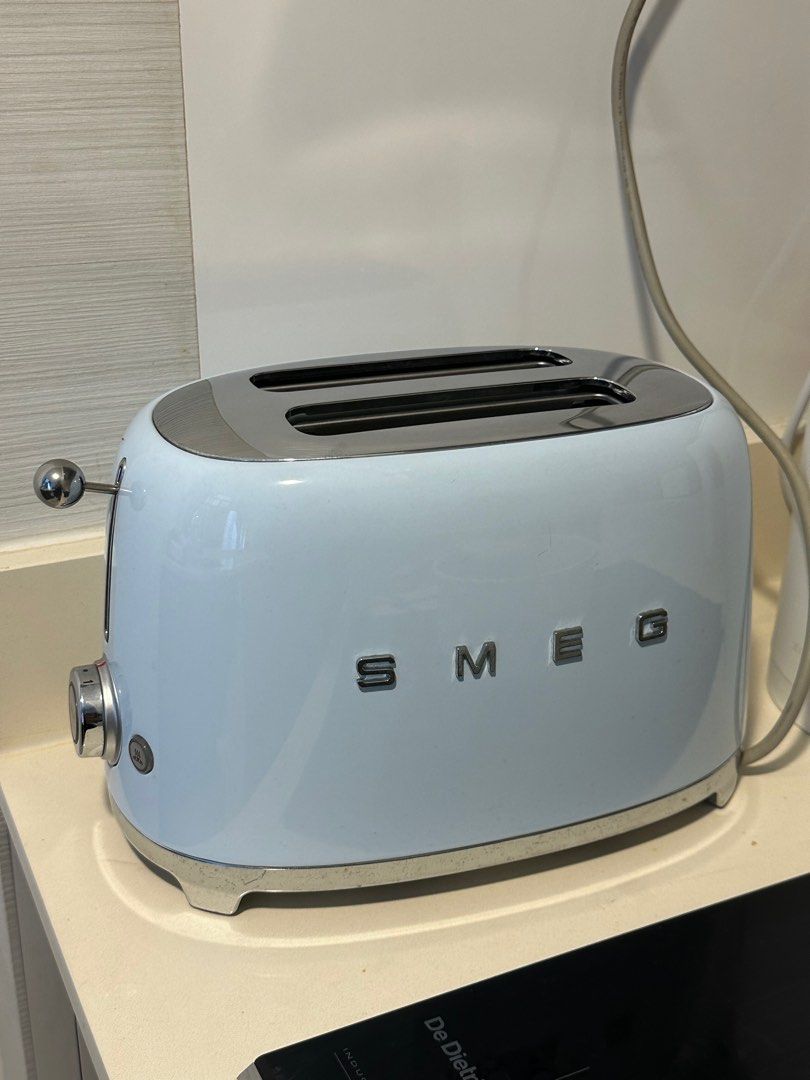  Smeg tsf01 toaster