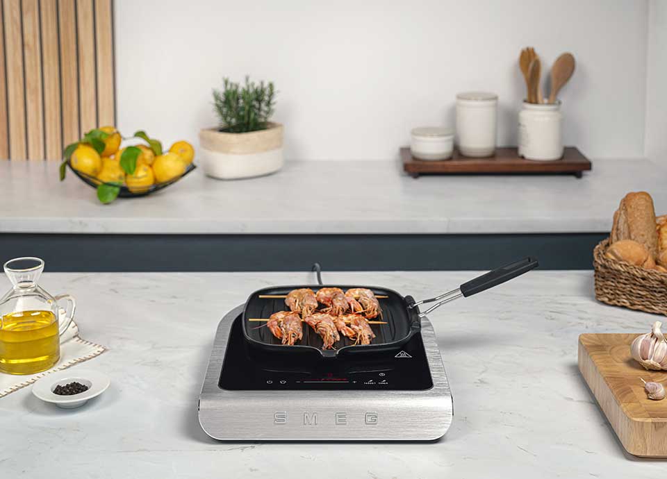  Smeg portable induction cooker pic01