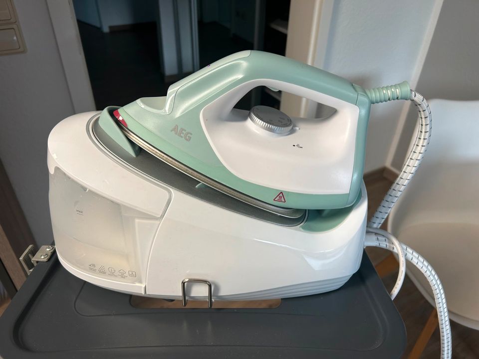  AEG steam IRON st6