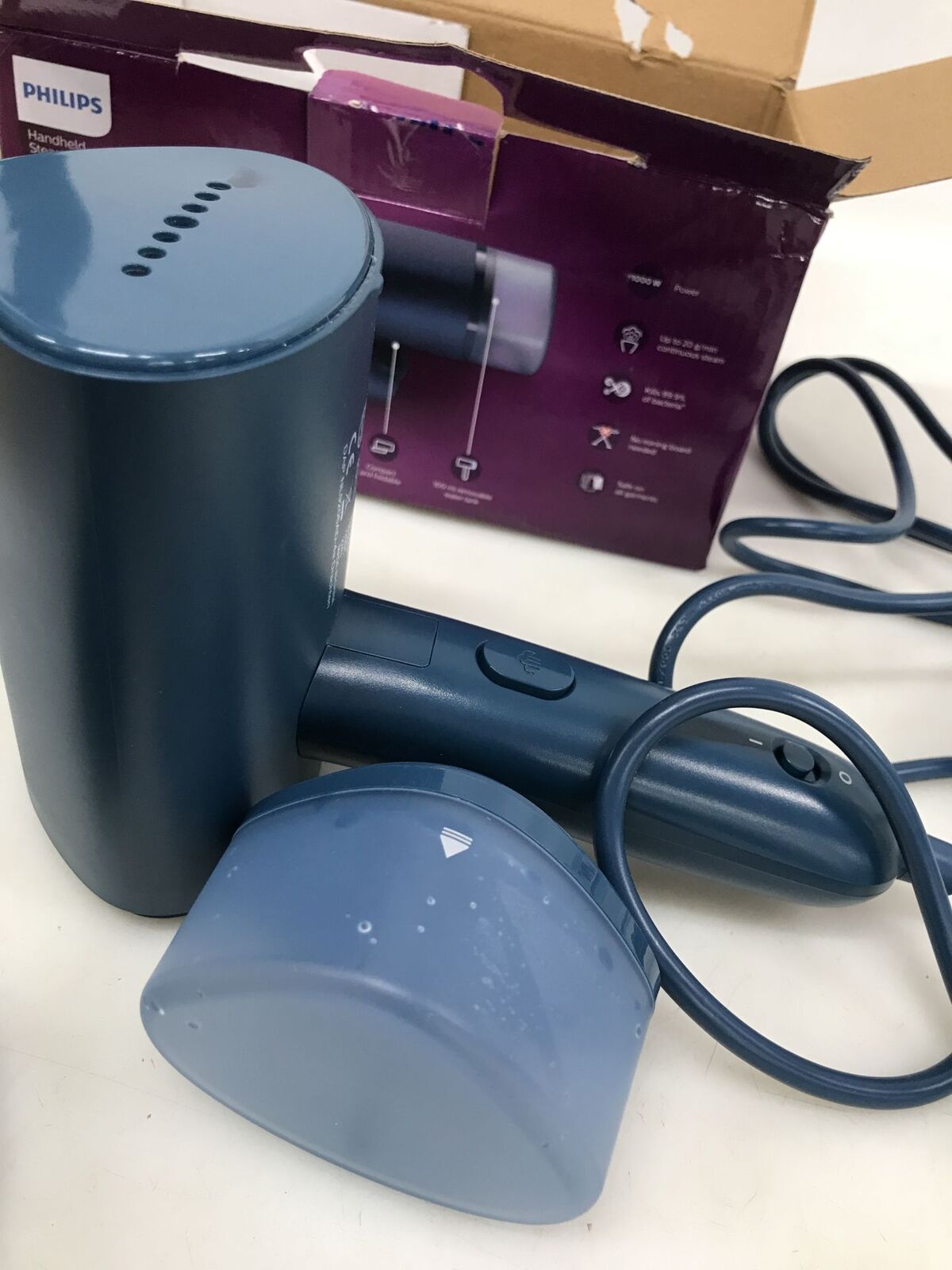  Philips portable steamer sth3000